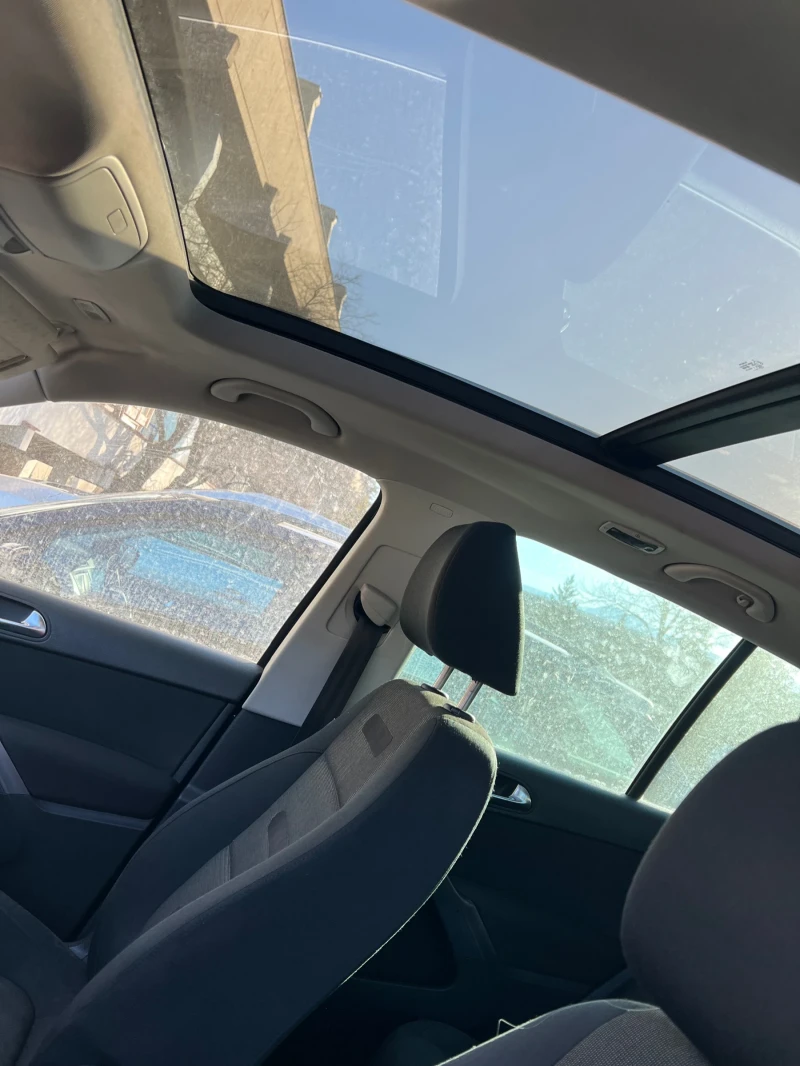 VW Tiguan 2.0 4x4, снимка 9 - Автомобили и джипове - 53167642