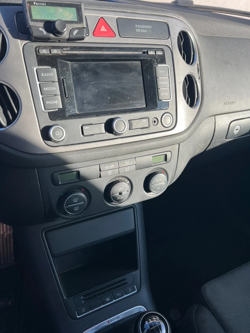 VW Tiguan 2.0 4x4, снимка 6 - Автомобили и джипове - 53167642