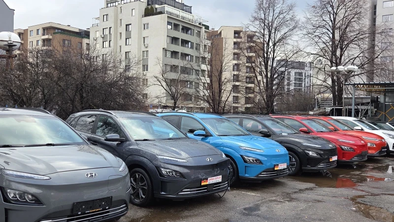 Hyundai Kona 64KWh/Термопомпа/SOH100%, снимка 14 - Автомобили и джипове - 53266353