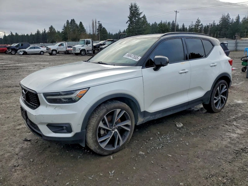 Volvo XC40 T5 R-DESIGN