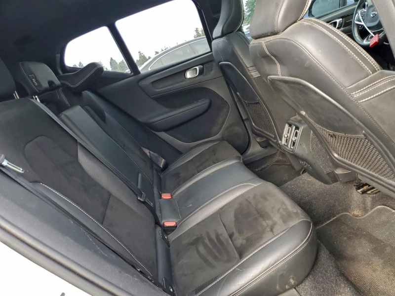 Volvo XC40 T5 R-DESIGN, снимка 11 - Автомобили и джипове - 53273331