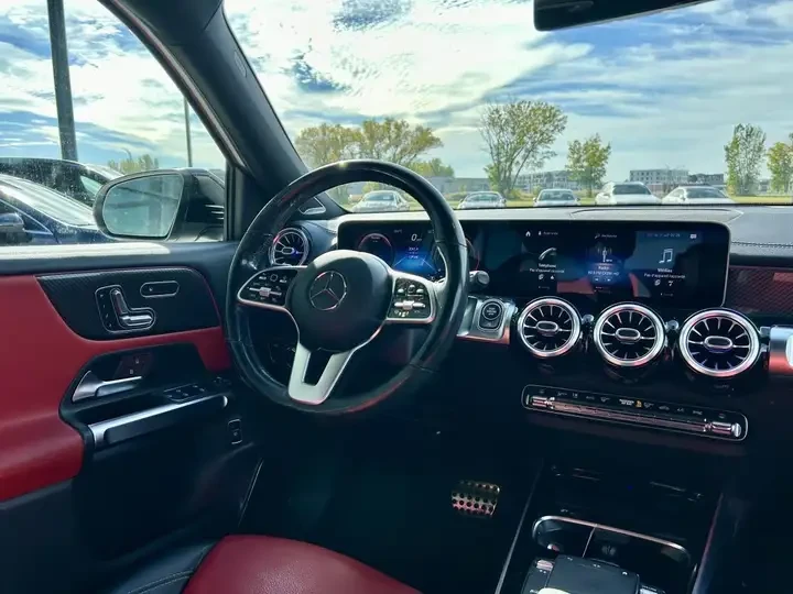 Mercedes-Benz GLB 250/4MATIC/AMG LINE/CARBON/PANO | Mobile.bg   14