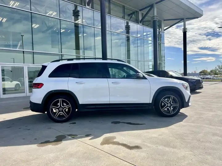 Mercedes-Benz GLB 250/4MATIC/AMG LINE/CARBON/PANO - изображение 8