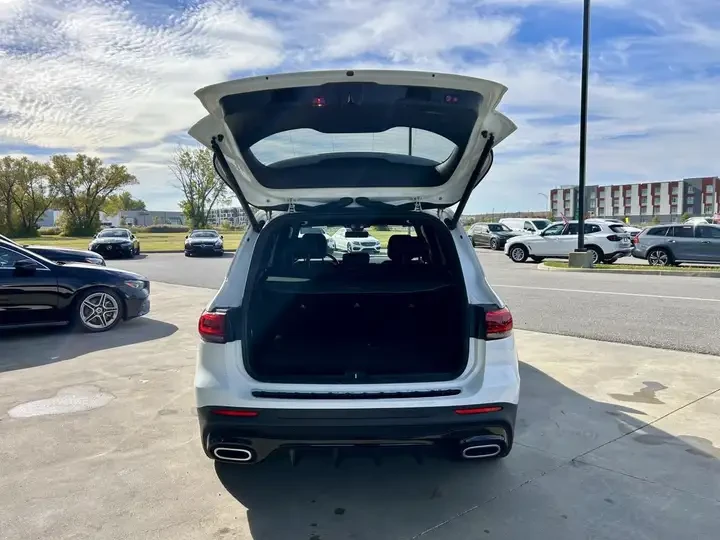 Mercedes-Benz GLB 250/4MATIC/AMG LINE/CARBON/PANO - изображение 7