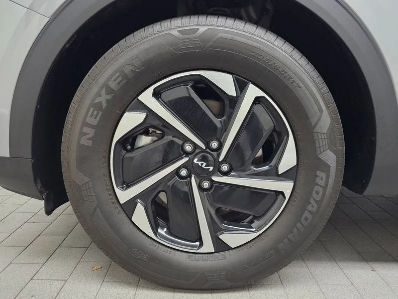 Kia Sportage Prestige 2WD| 226к.с.| ВКЛ.ТЕХНОТЕСТ, снимка 4 - Автомобили и джипове - 55352450