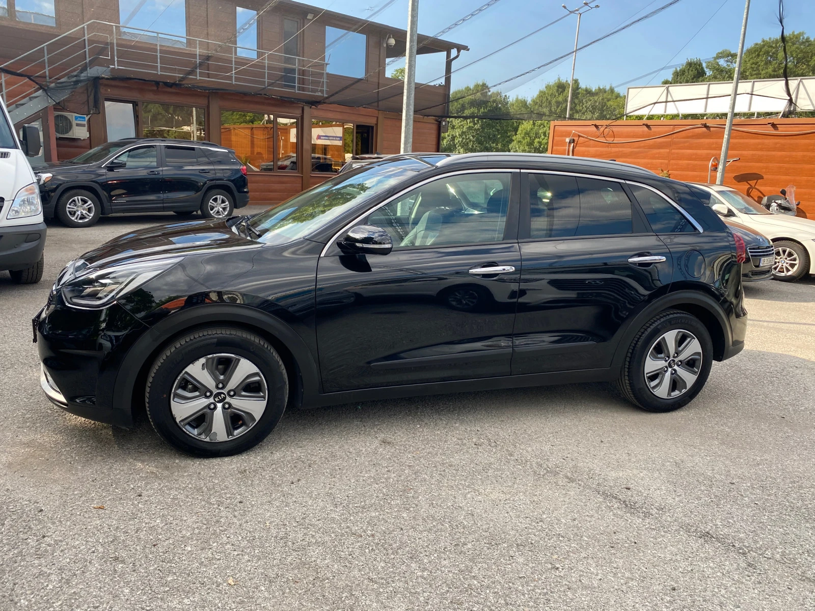 Kia Niro 1.6 Hybrid, keyless, камера, JBL - изображение 4