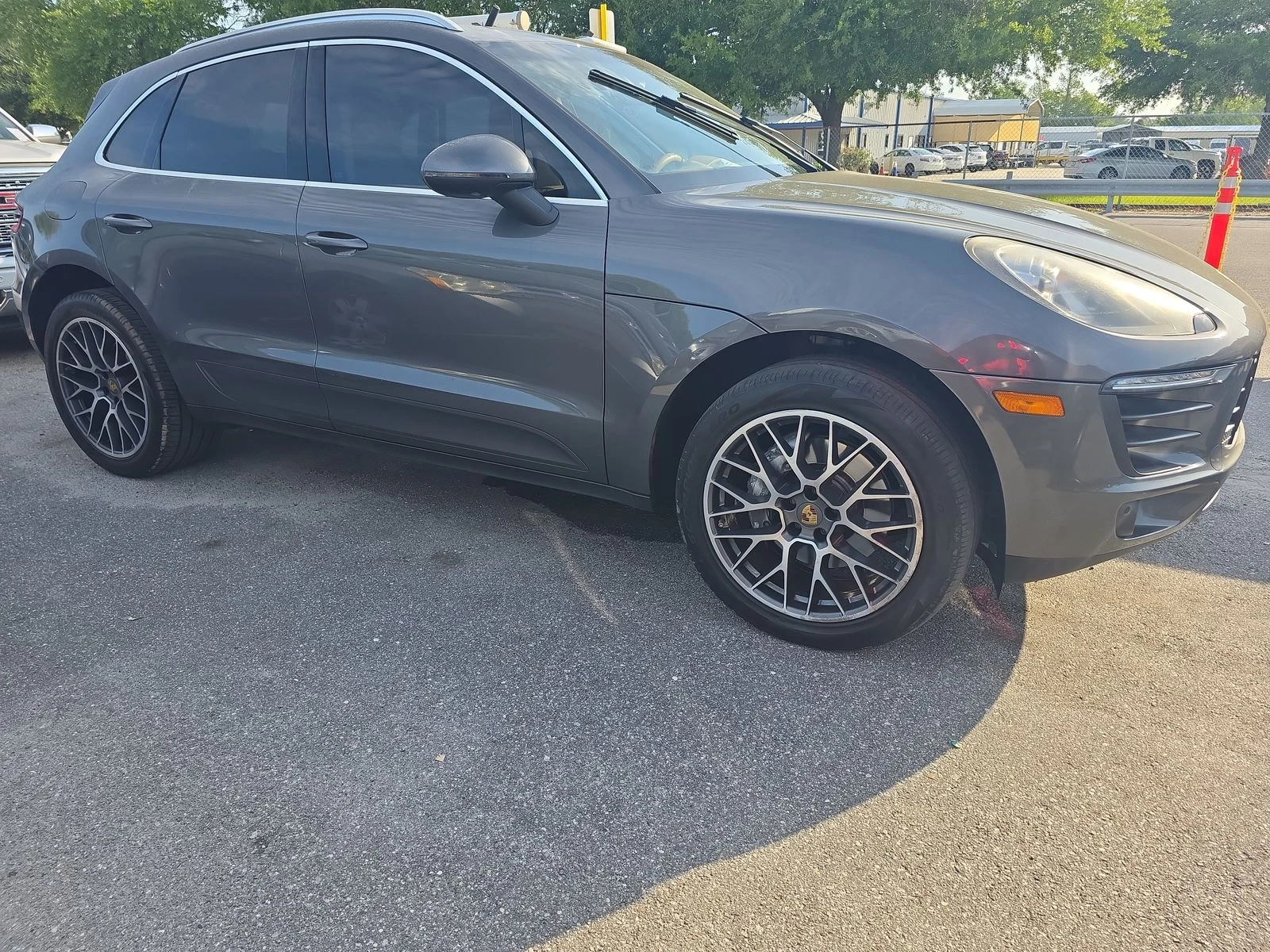 Porsche Macan S* ПОДГРЕВ* КАМЕРА* КАМЕРА* КЕЙЛЕС* МАСАЖ* LANE* A - изображение 3