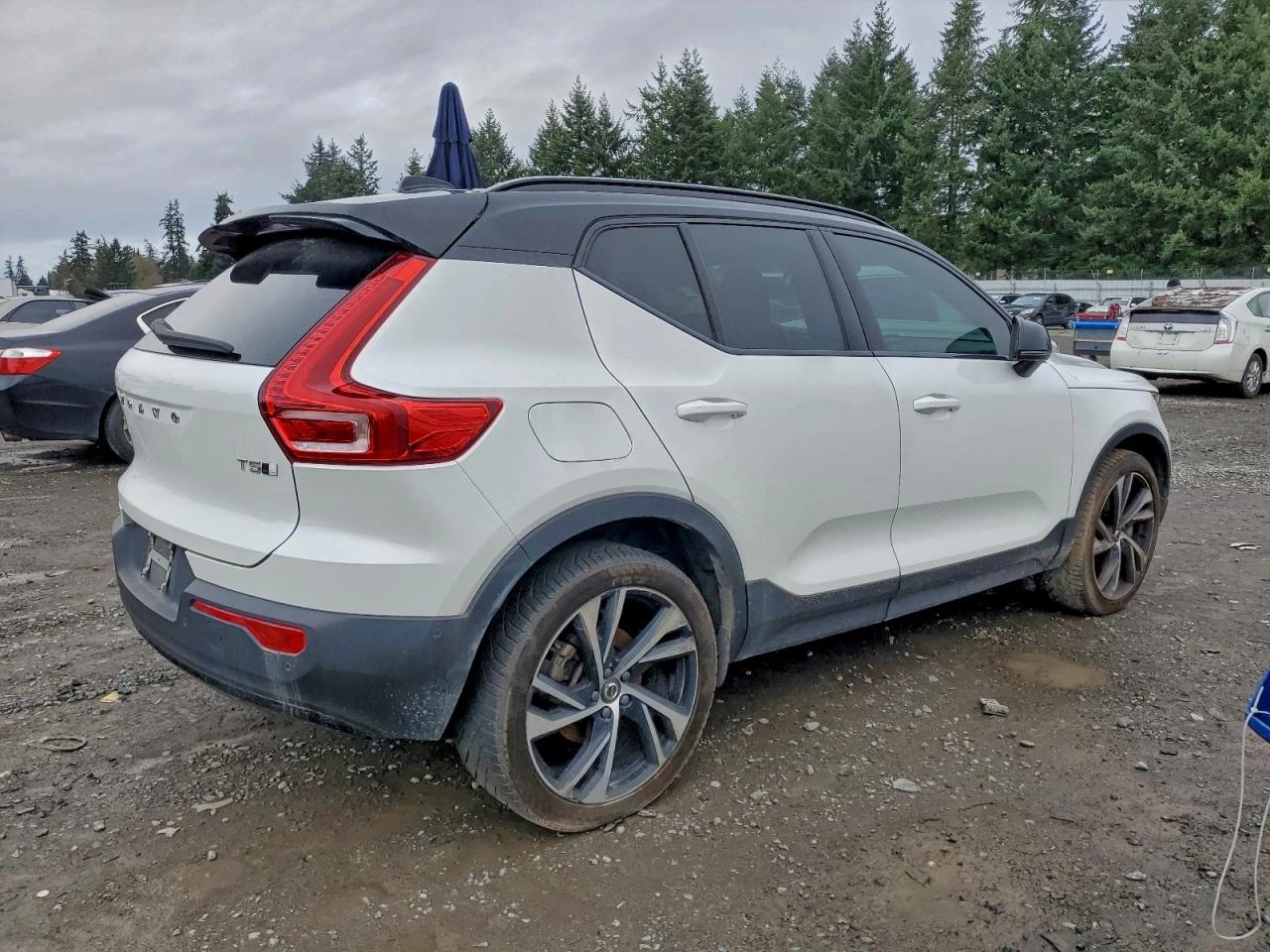 Volvo XC40 T5 R-DESIGN - изображение 3