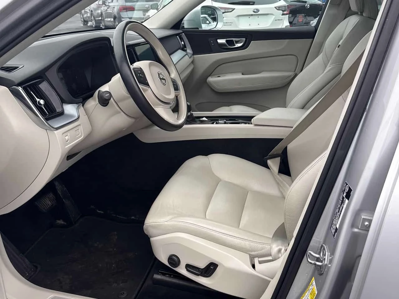 Volvo XC60 * Momentum * ПРЕДСТАВИТЕЛСТВО * 360 * ПОДГРЕВ * PA, снимка 5 - Автомобили и джипове - 54085239