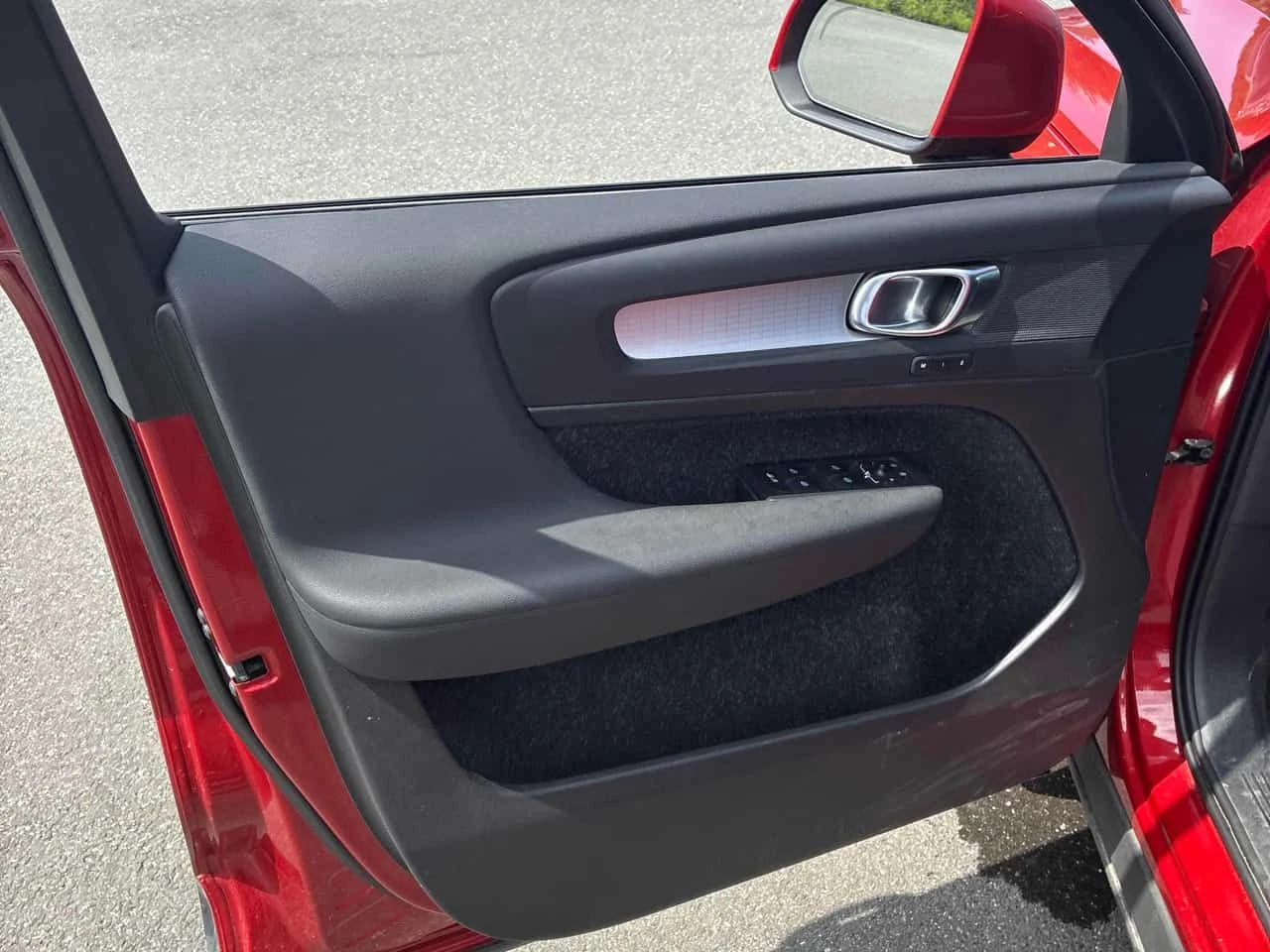 Volvo XC40 * Momentum * CARFAX * ���� �� �� | Mobile.bg � ����������� 13