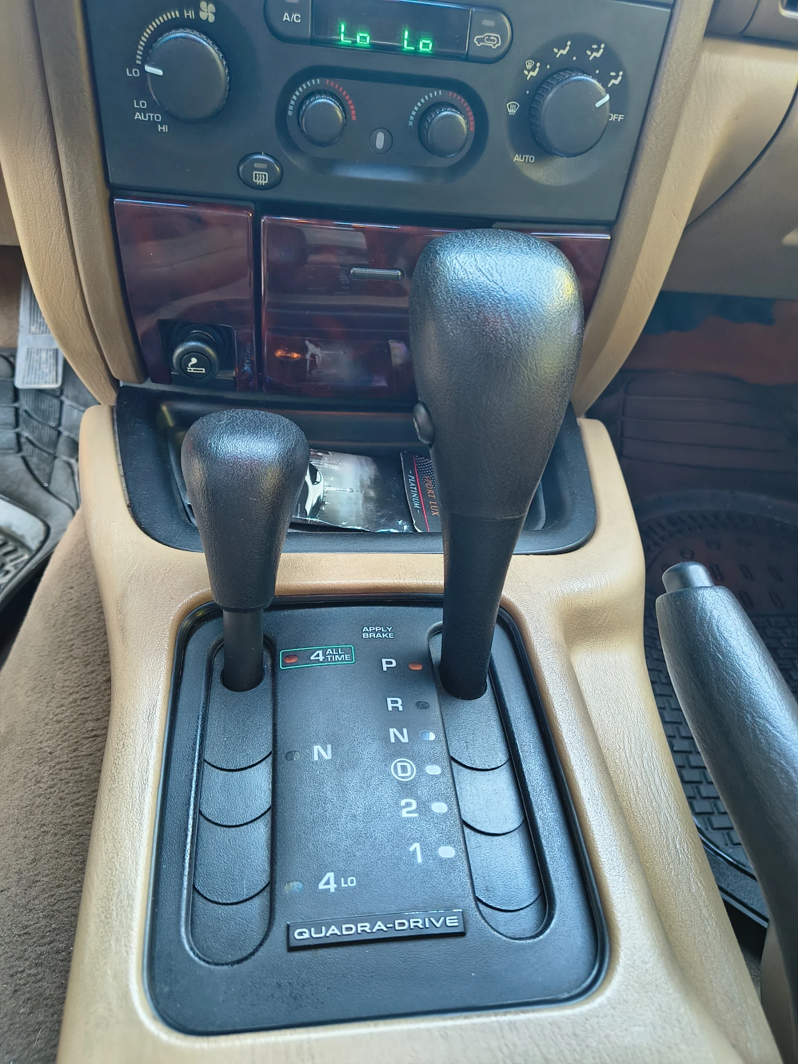 Jeep Grand cherokee 4.7 LIMITED, снимка 9 - Автомобили и джипове - 56040743