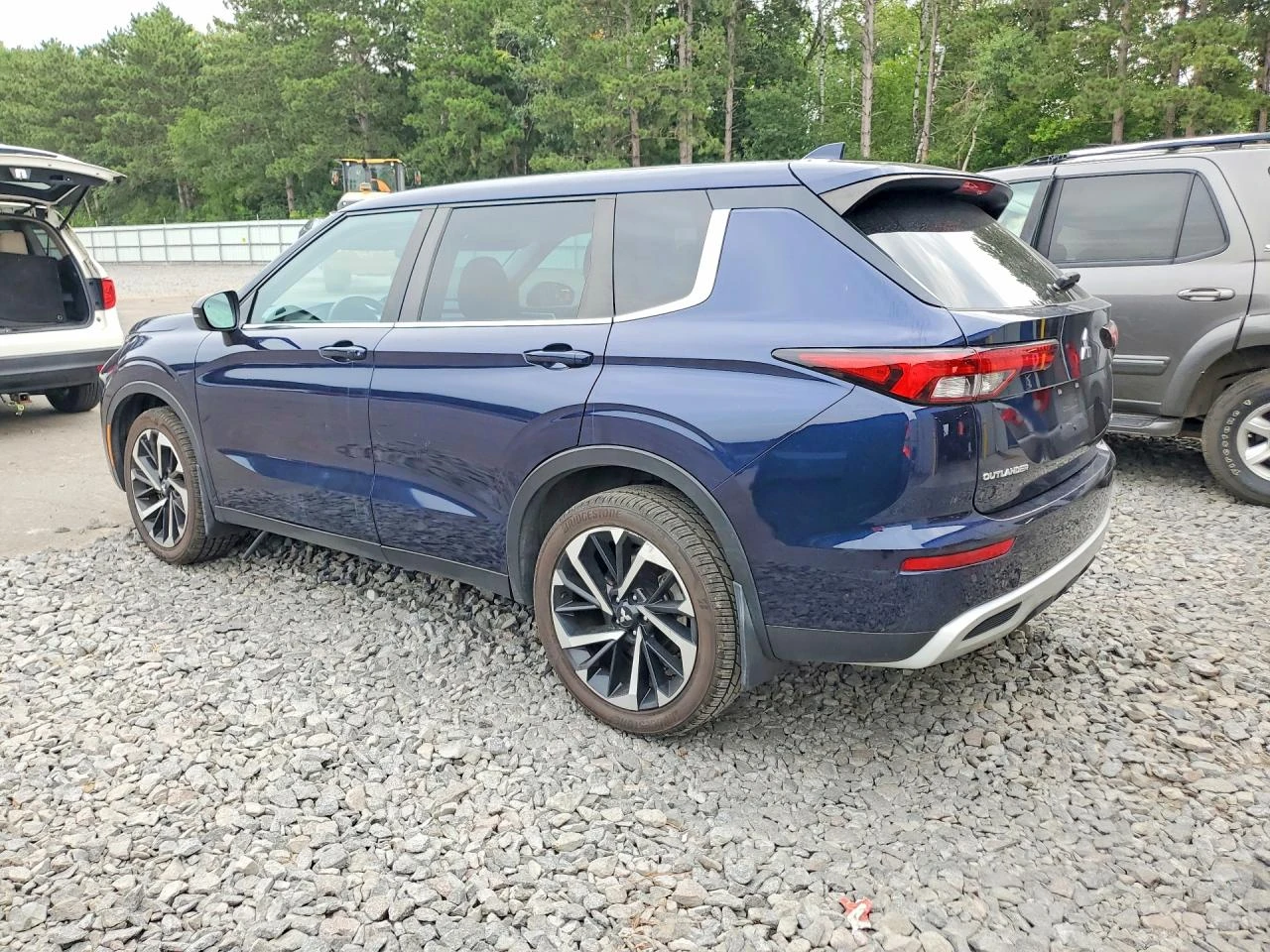 Mitsubishi Outlander 2.5l Se, снимка 2 - Автомобили и джипове - 56536707