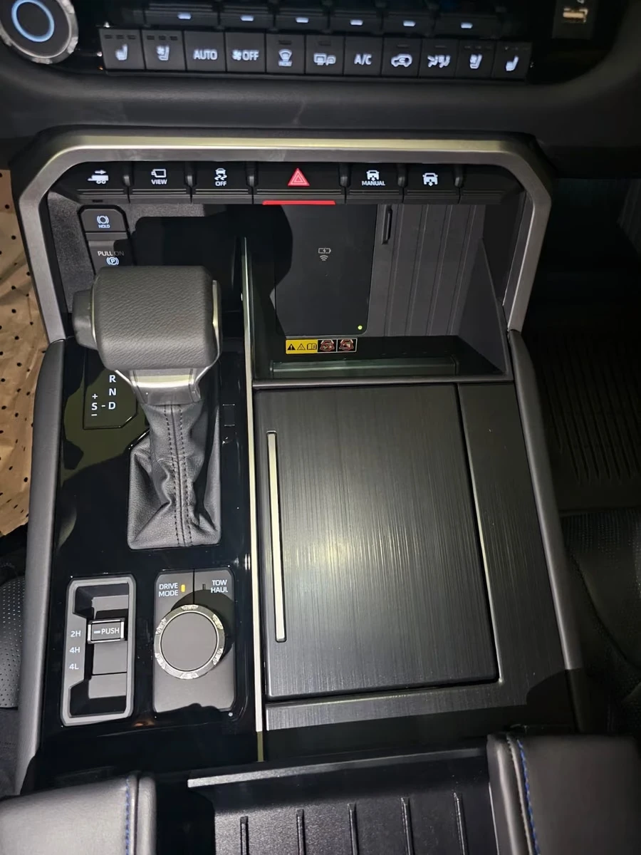 Toyota Sequoia Platinum, снимка 12 - Автомобили и джипове - 56544918