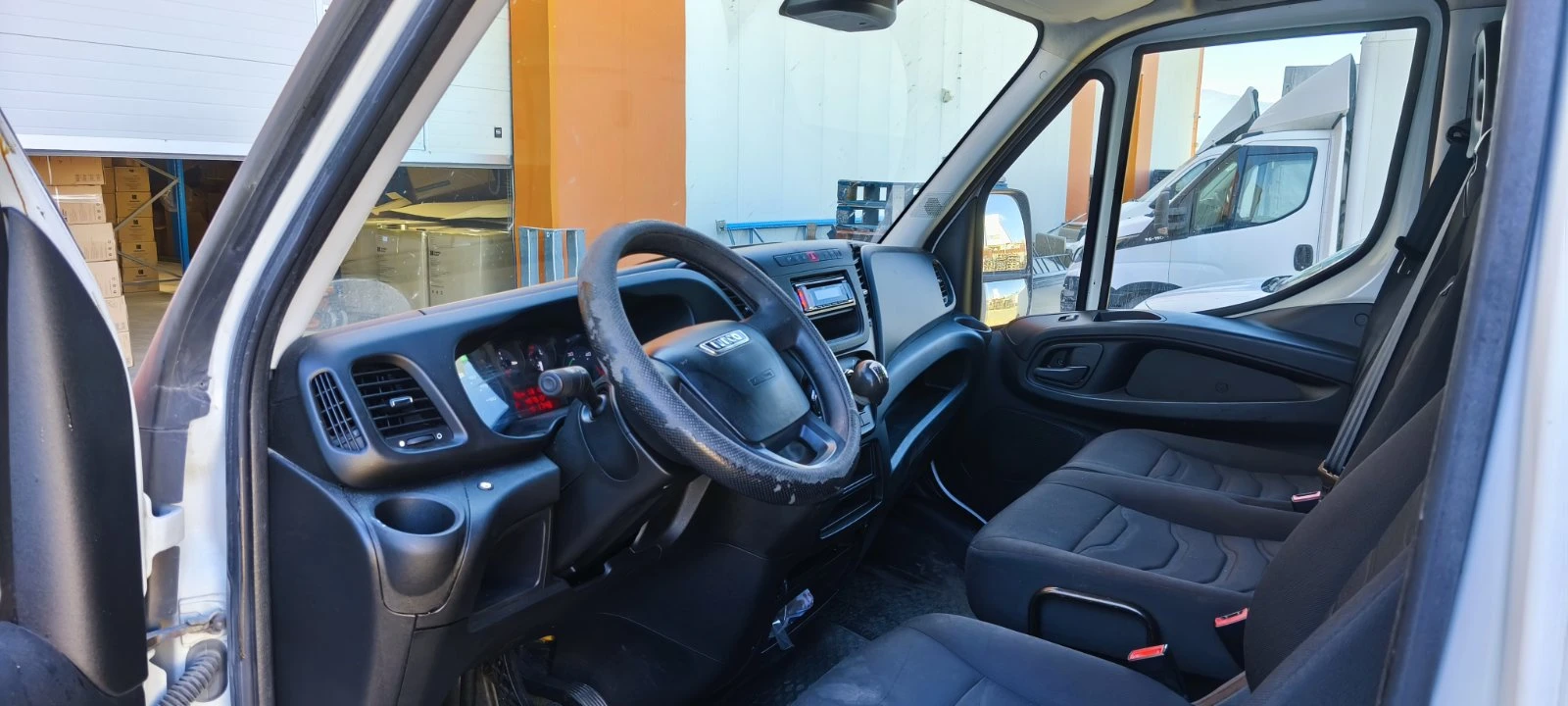 Iveco Daily, снимка 8 - Бусове и автобуси - 54549552