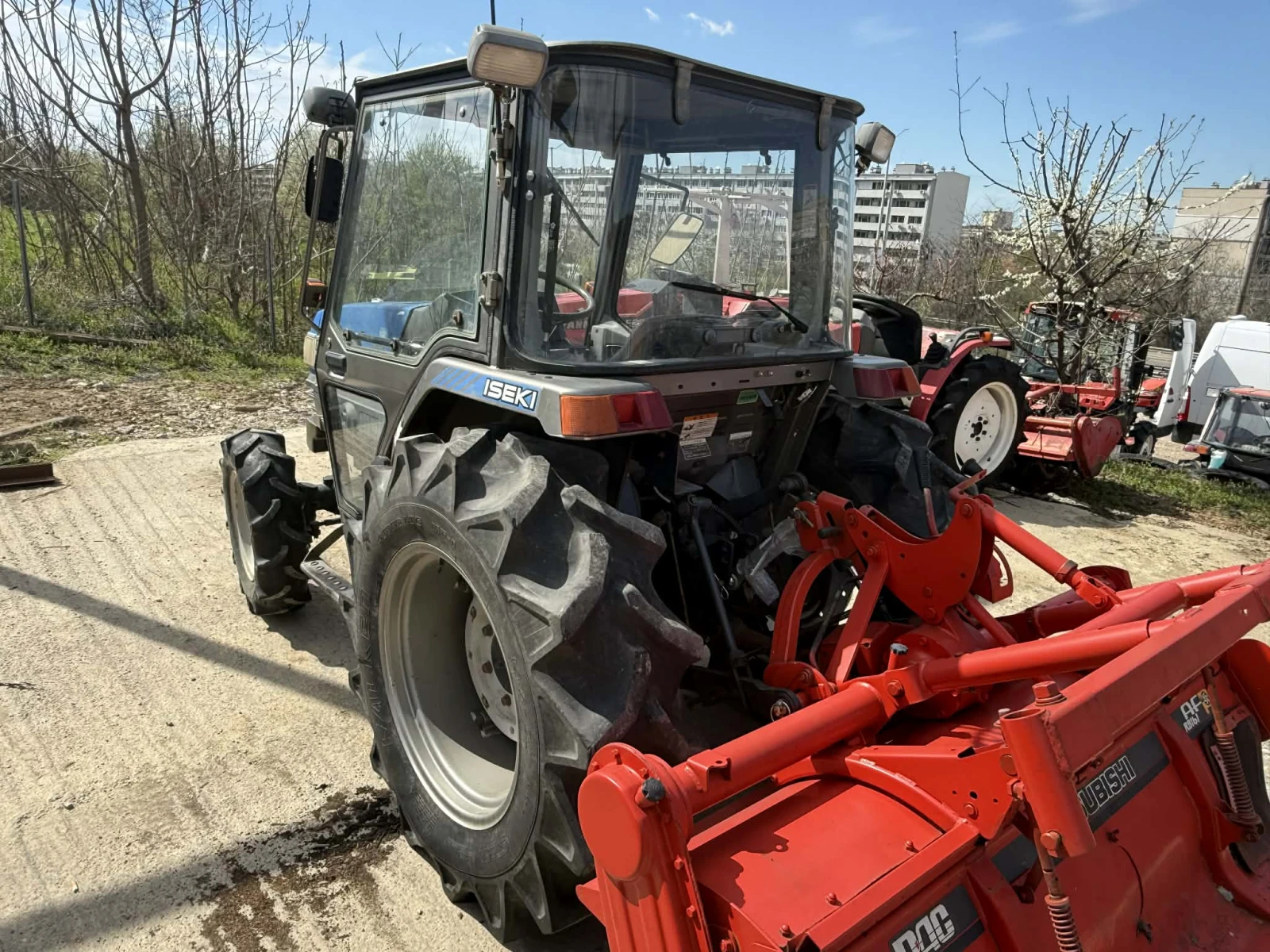 Трактор ISEKI TG33, снимка 5 - Селскостопанска техника - 54305144