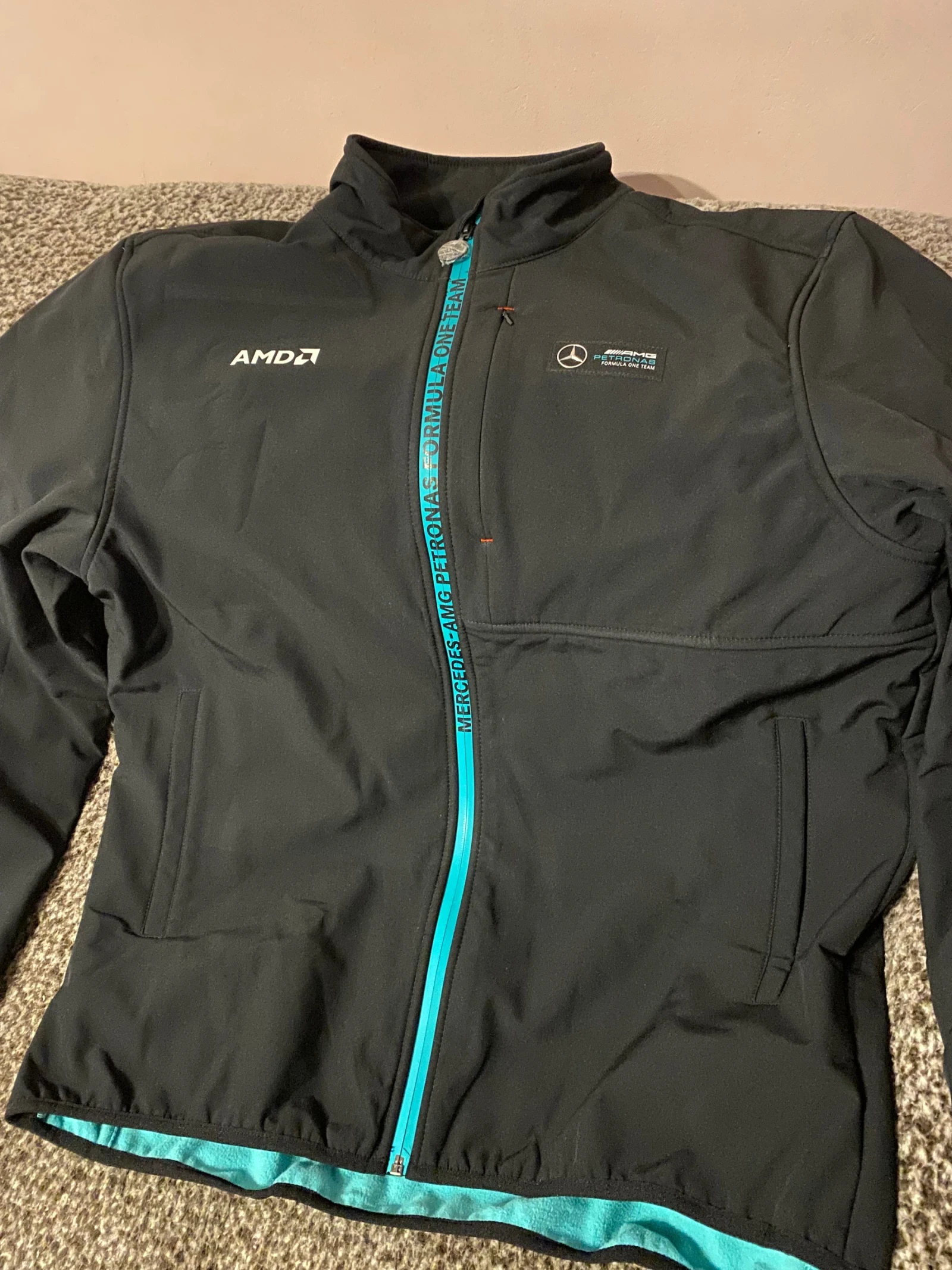 ���������� ��� Mercedes-Petronas | Mobile.bg � ����������� 1