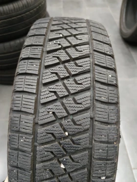 Гуми Зимни 215/65R15, снимка 2 - Гуми и джанти - 48446308